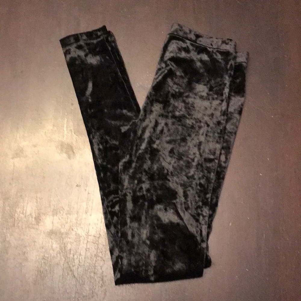 Black velvety leggings